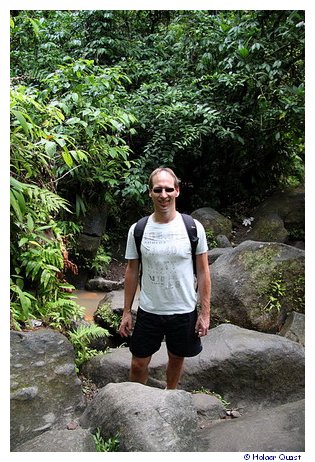 Holger am Fue der Trafalgar Falls - Dominica - Karibik