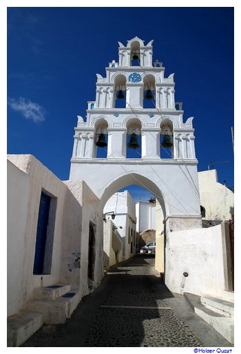 Glockenturm in Megalochori  - Santorini