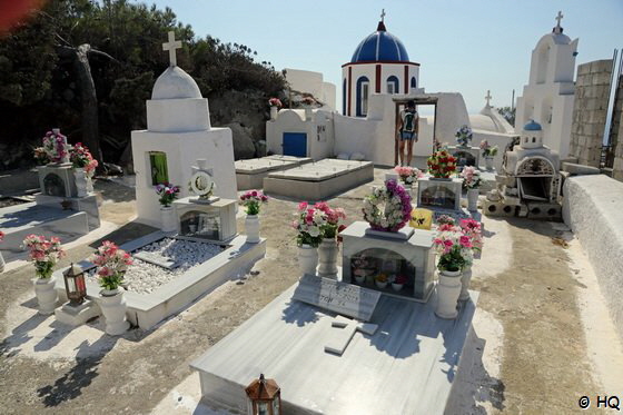 Friedhof von Manolas auf Thirassia Santorini